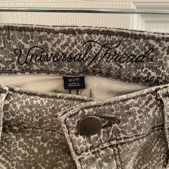 Mid rise snake print skinny jeans - Picture 6 of 6